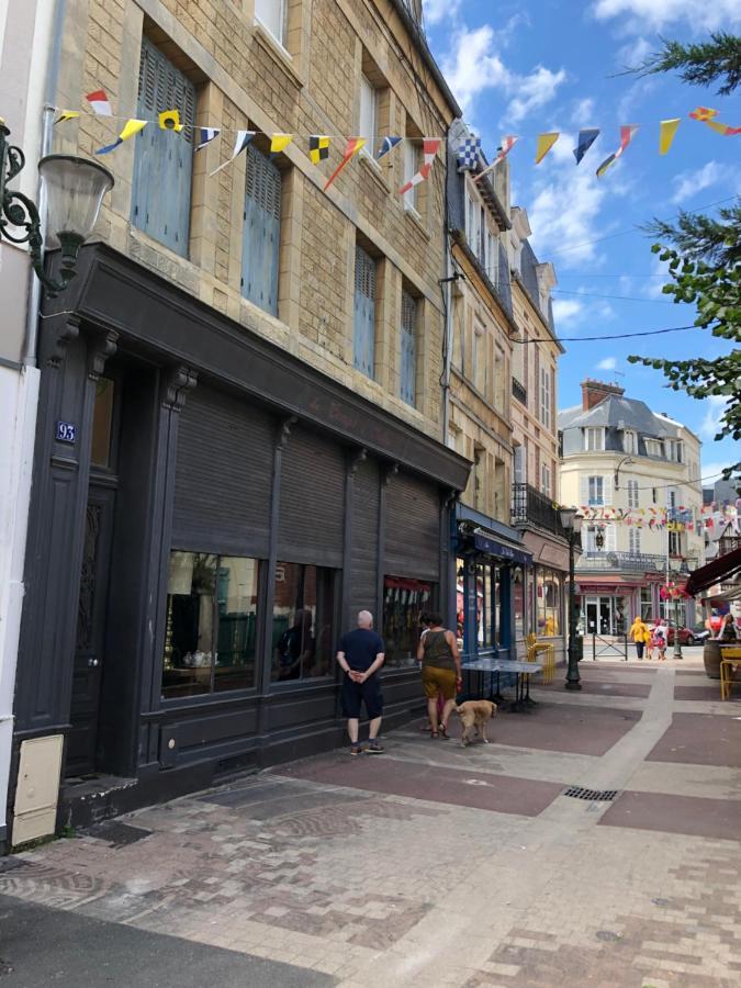 2 Pieces- Rue Pietonne Trouville -Le Petit Juliana Екстериор снимка